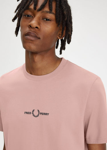 Fred Perry T-shirts  Embroidered t-shirt - dark pink