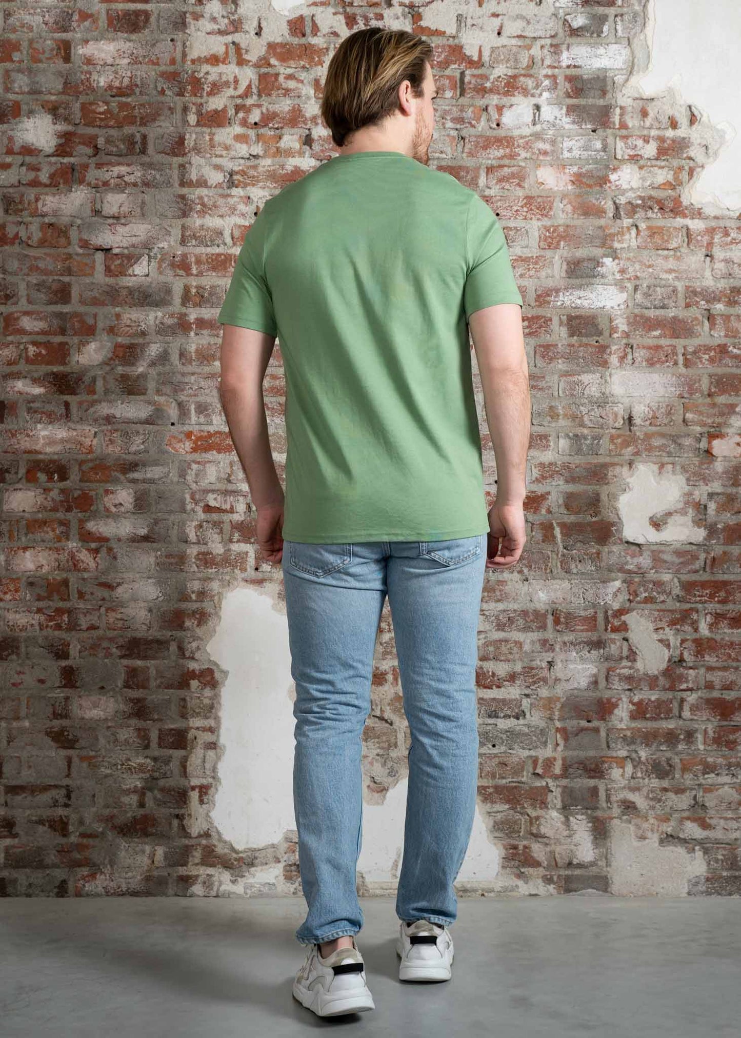 Lyle & Scott T-shirts Plain t-shirt - smoke green