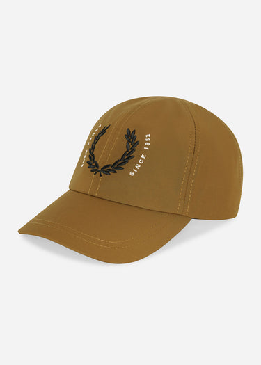 Fred Perry Petten Laurel wreath ripstop cap - dark caramel