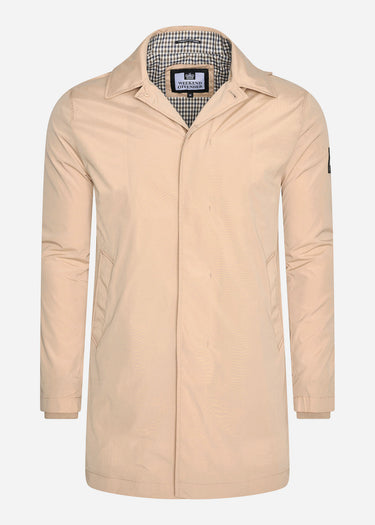 Weekend Offender Jassen Danecroft - sandcastle