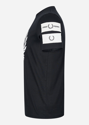 Fred Perry T-shirts  Badge detail t-shirt - black