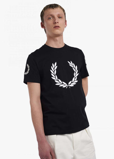 Fred Perry T-shirts  Badge detail t-shirt - black