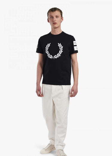 Fred Perry T-shirts  Badge detail t-shirt - black