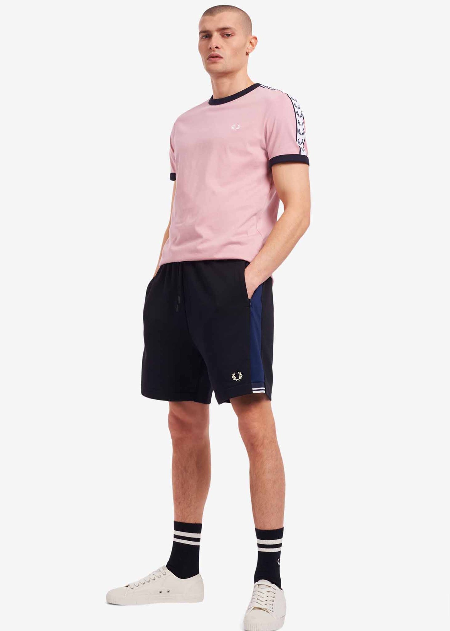 Fred Perry T-shirts Taped ringer t-shirt - chalky pink