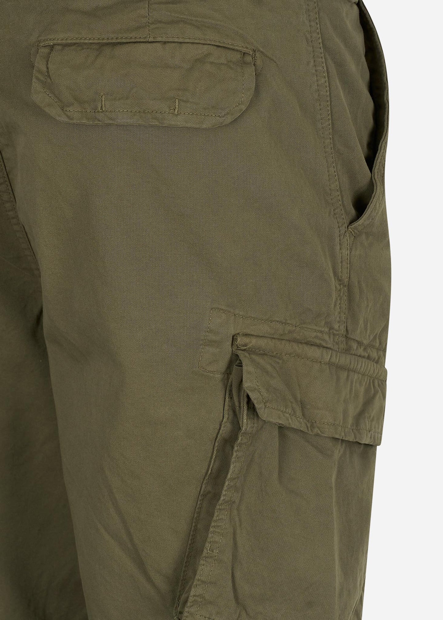 Lyle & Scott Korte Broeken  Wembley cargo short - olive 