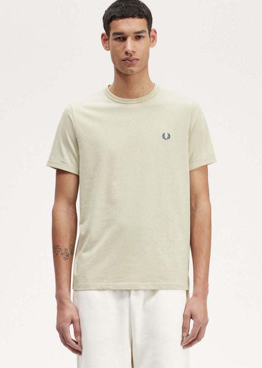 Fred Perry T-shirts  Ringer t-shirt - light oyster 