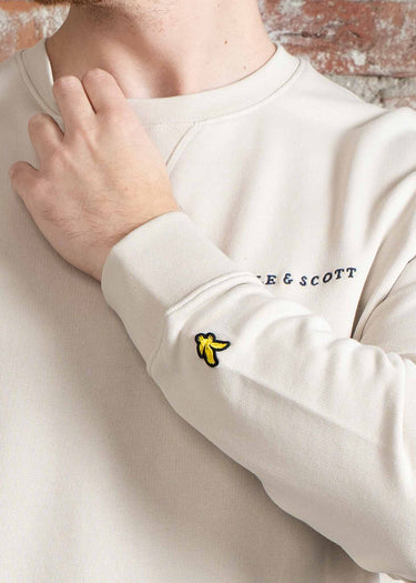 Lyle & Scott Truien Loopback embroidered crew neck sweatshirt - cove dark navy