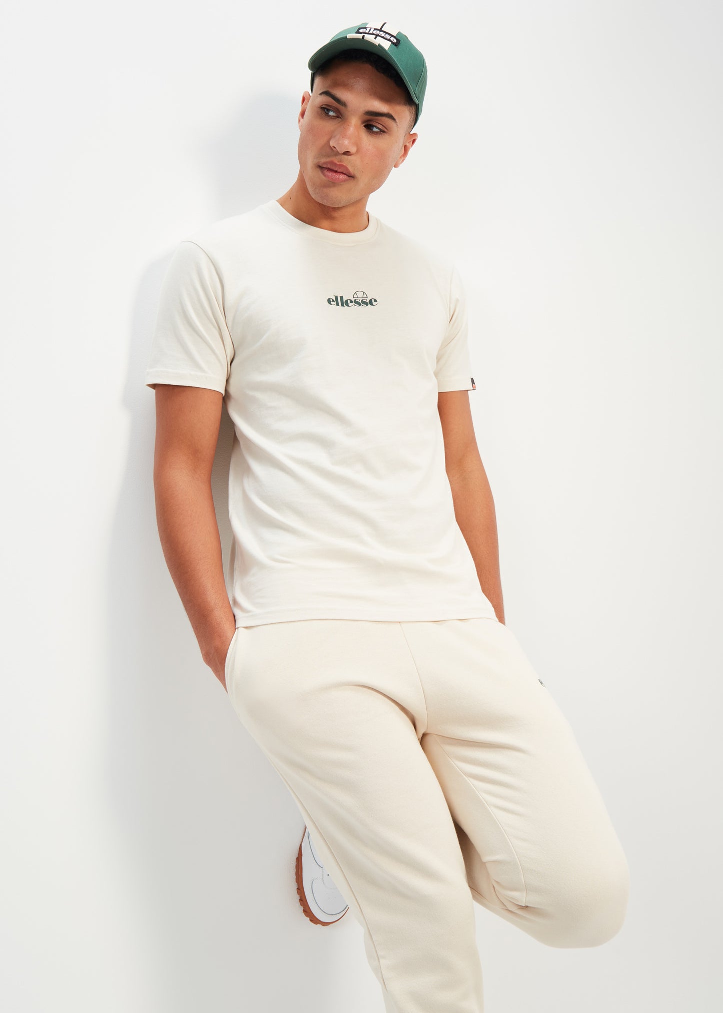 Ellesse T-shirts  Ollio tee - off white 