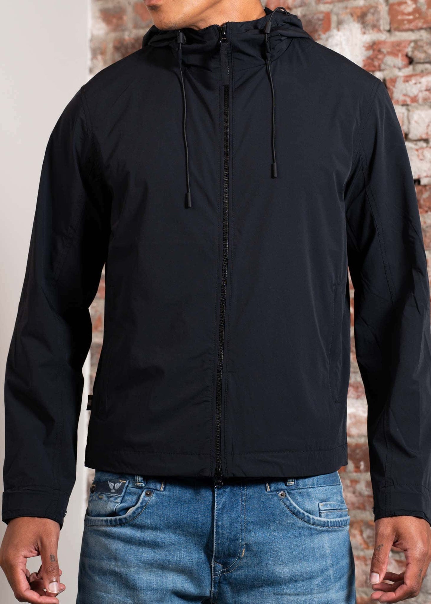 Aquascutum Jassen Hooded stretch windbreaker jacket - black