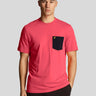 Lyle & Scott T-shirts  Contrast pocket t-shirt - electric pink dark navy 
