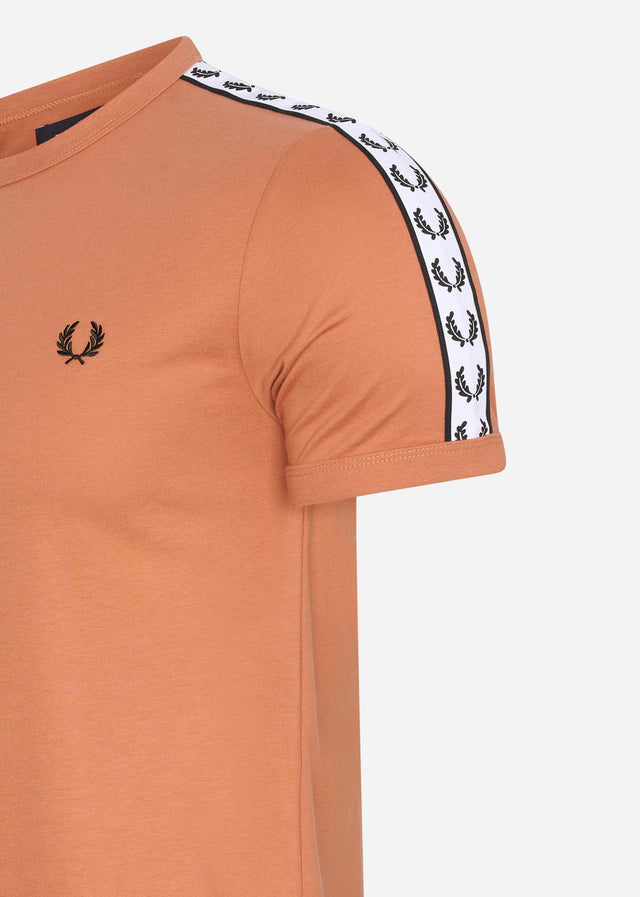 Fred Perry T-Shirts  Taped ringer t-shirt - court clay 