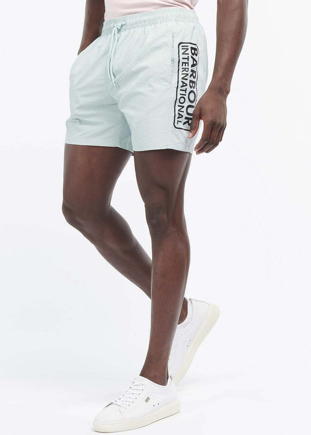 Barbour International Badeshorts  Large logo swim short- pastel spruce 