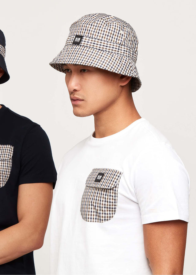 Weekend Offender T-Shirts  Lucky bay - white 